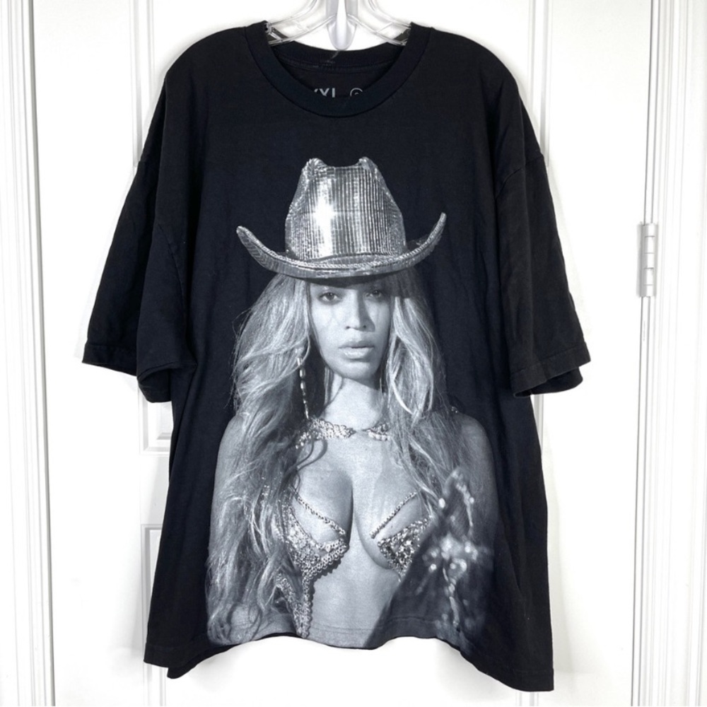 NWOT BEYONCE Authentic Renaissance World Tour Cowboy Hat Merch Tee Tshirt M